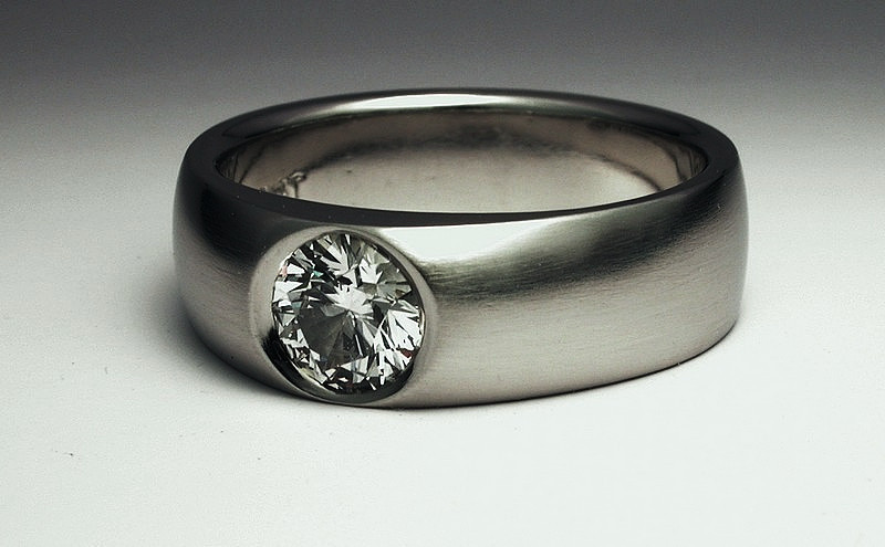 Platinum and Diamond ring 1118