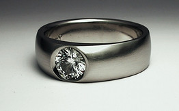 Platinum and Diamond ring No 1118