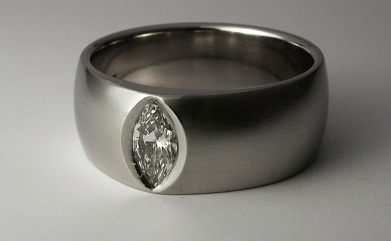 Platinum and Diamond ring 1121