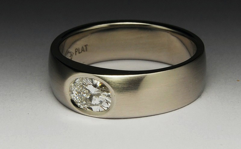 Platinum and Diamond ring 1129