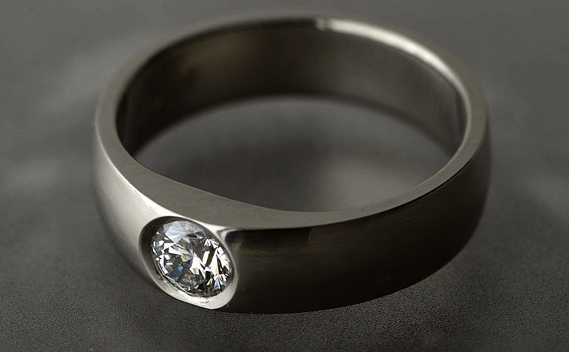 Platinum and Diamond ring 1154