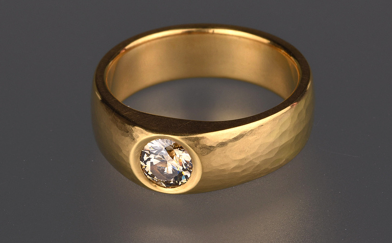 22ct Gold and Diamond ring 1316