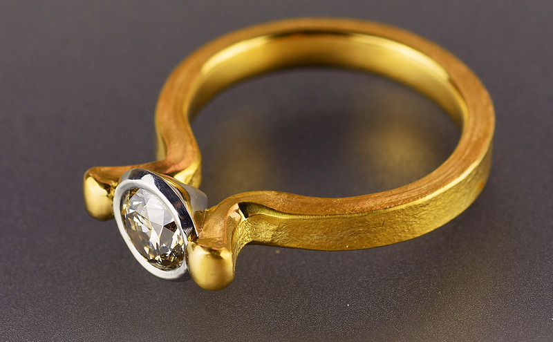 24ct Gold, Platinum and Diamond Ring 1434