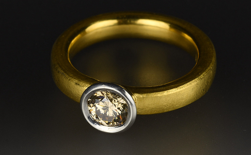 24ct Gold, Platinum and Diamond Ring 1437