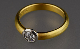 22ct Gold, Platinum and Diamond ring No 1531