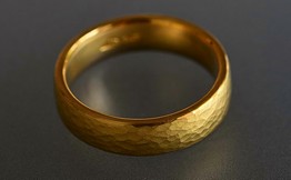 24ct gold ring No 2214
