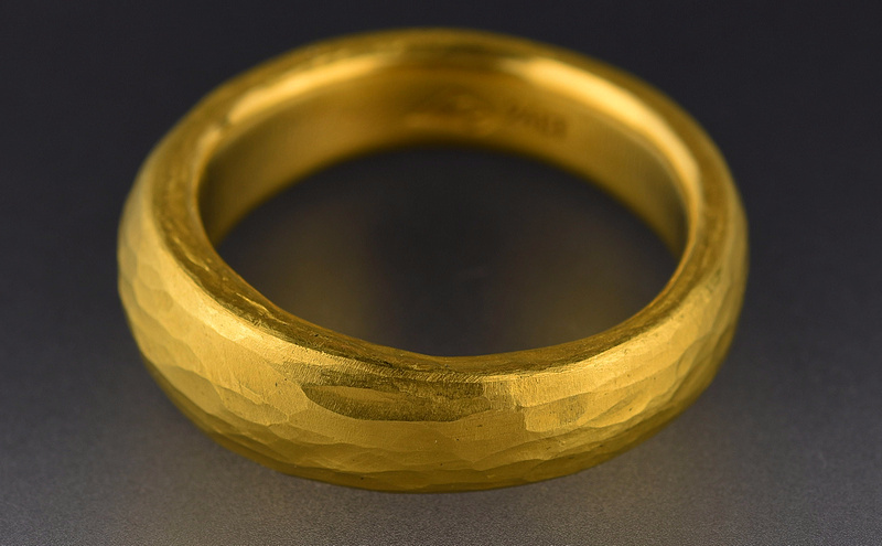 24ct gold ring No 2220