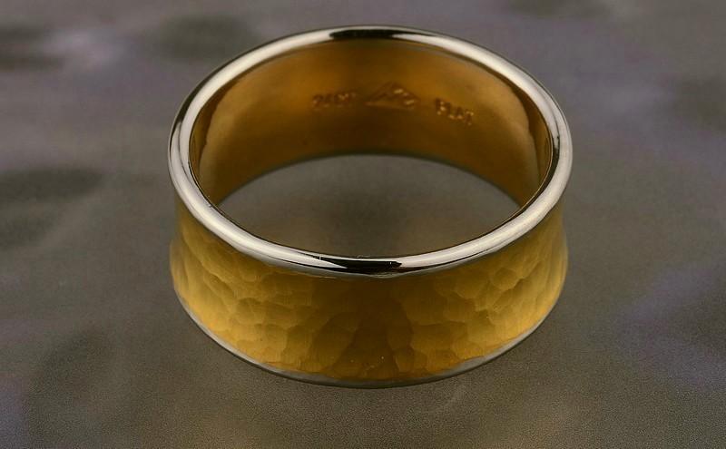 24ct gold and platinum ring No 2441