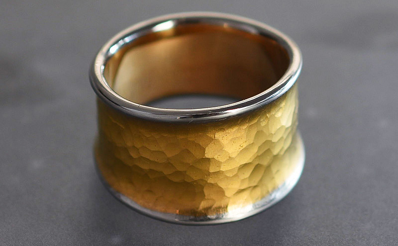 24ct gold and platinum ring No 2445