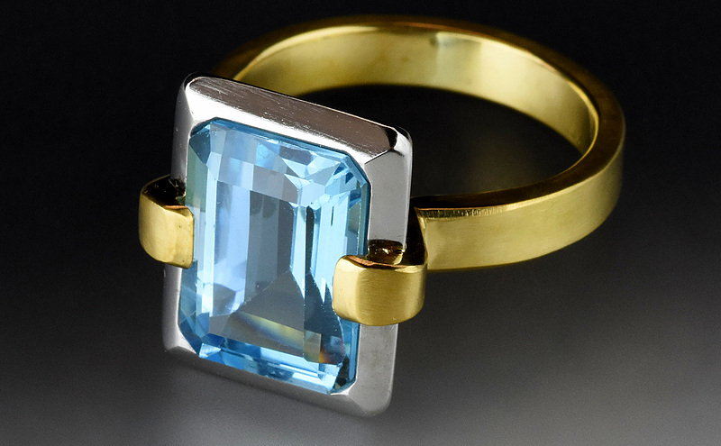 22ct Gold, Platinum and Blue Topaz Ring 3501