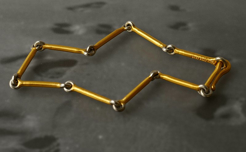 24ct Gold and Platinum Bracelet No 5601